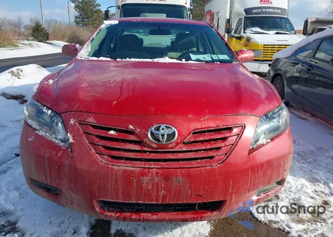 2007 Toyota Camry Le z USA, uszkodzony, nr VIN 4T1BE46KX7U115830
